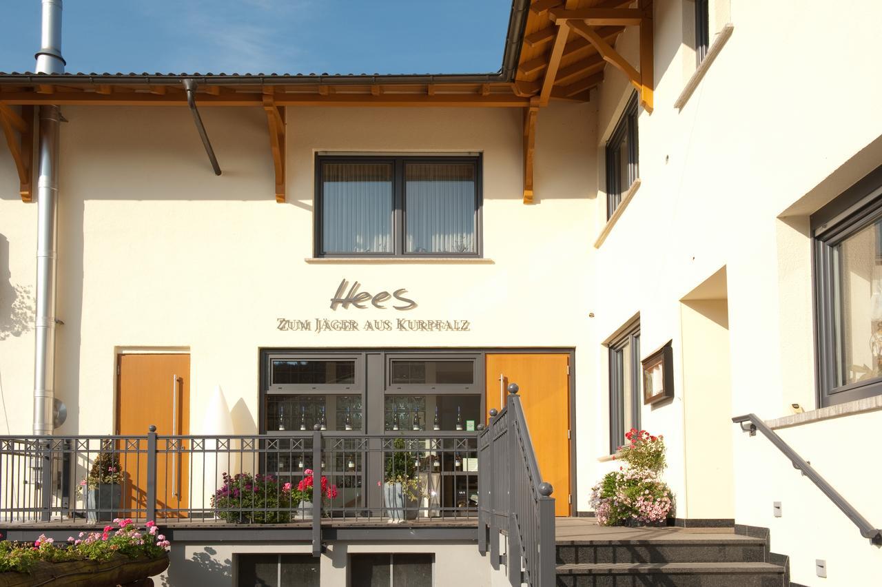 Weingut Hees - Landgasthof Zum Jaeger Aus Kurpfalz Auen Екстер'єр фото